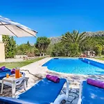 Finca Tomas Mit Pool In Cala Sant Vicenc
